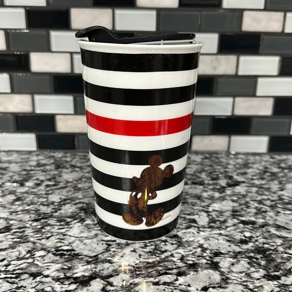 ✨NEW MICKEY TUMBLER✨